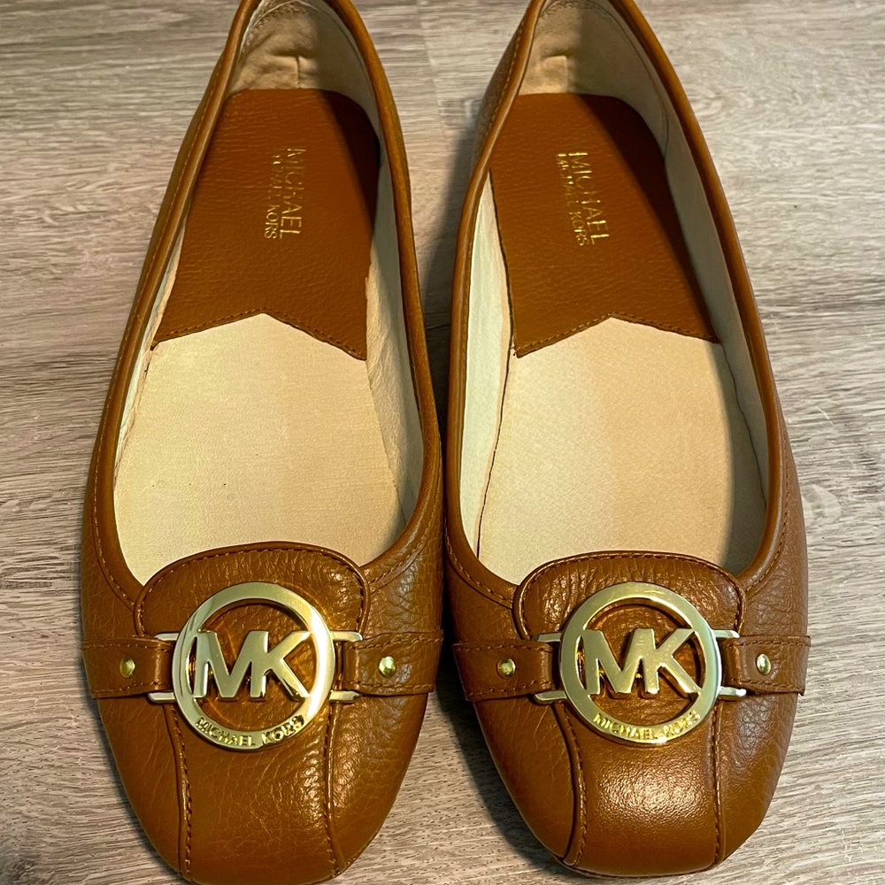 Michael kors women shoes size 10 new whit box